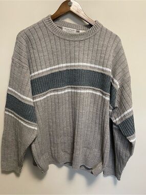 Tip Top Classics Men’s Striped Sweater Size Large